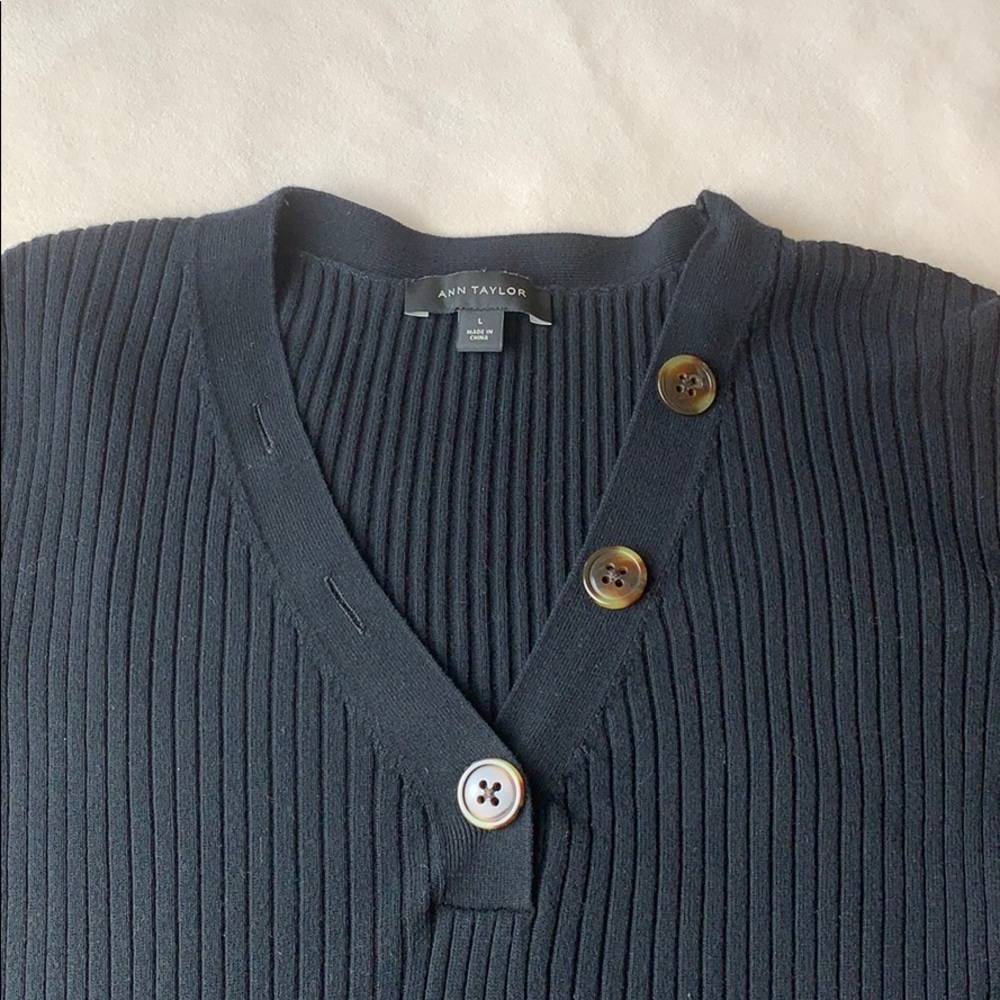 Ann Taylor V-neck Ribbed Sweater Tortoise Buttons…